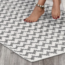 Load image into Gallery viewer, Cotton Flatweave Area Rug Woven Black and White Chevron 1168